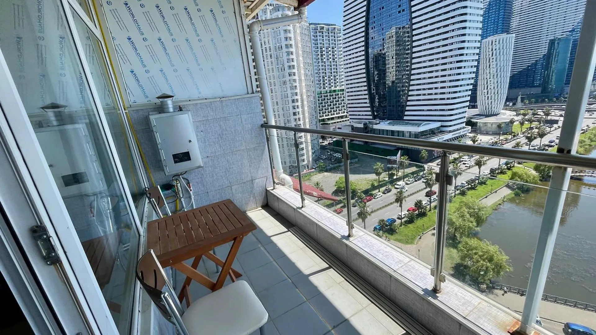 アパート Batumi Seaside Magnoliaアパートメント グルジア